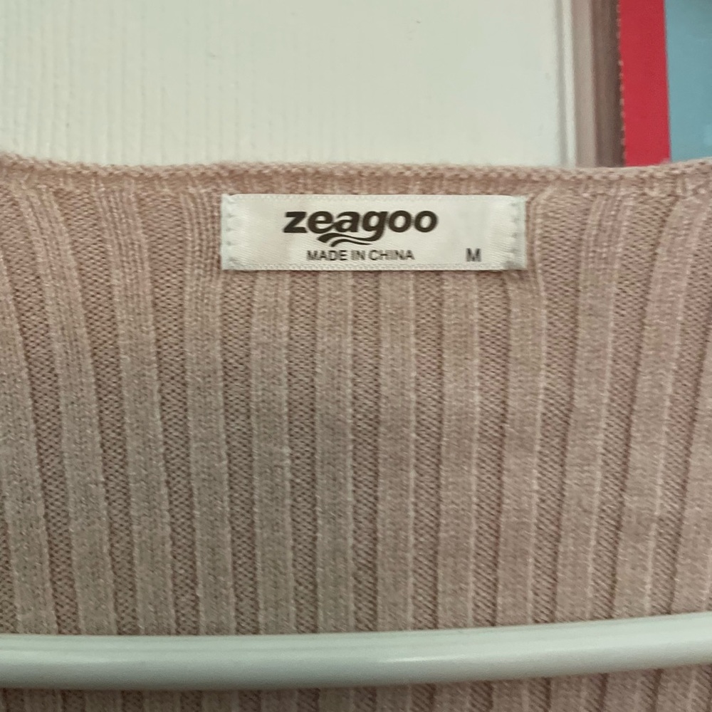 Cardigan - Picture 2 of 4